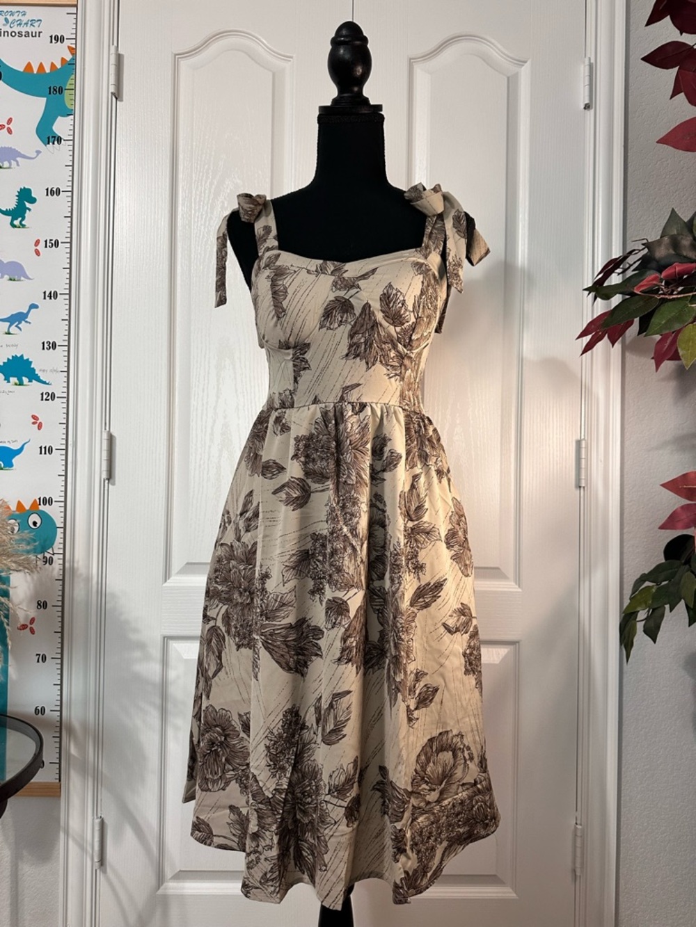 Tie-Shoulder Floral Midi Dress in Cream and Brown-Length:81cm
